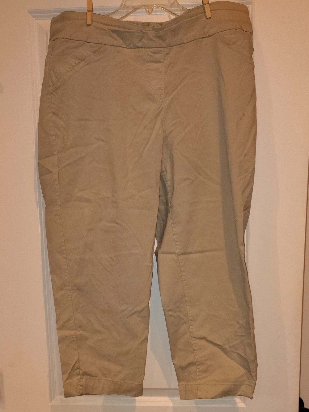 Kim Rogers Beige Crop Capri Pants